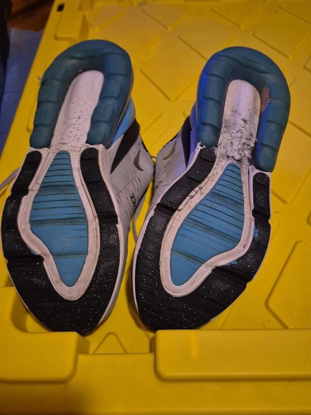 Nike Air270 Grey Slip-On Sneakers with Yellow Accent - Picture 6 of 6